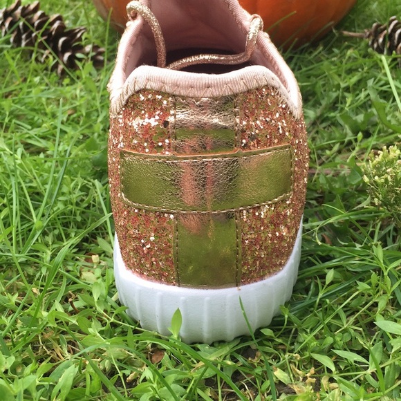 ROSE GOLD GLITTER SNEAKERS SIZE 9 - Picture 5 of 5